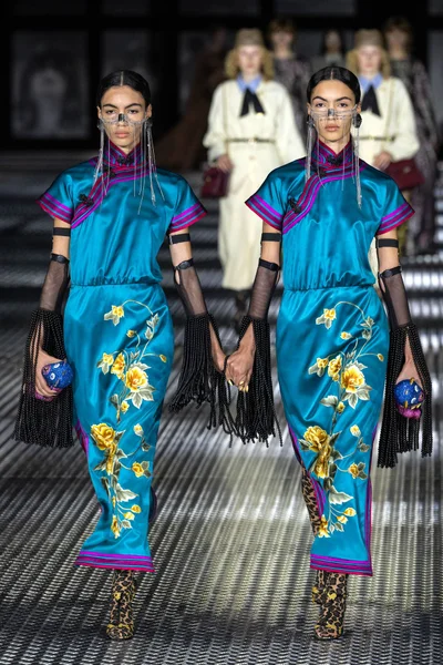 Look 39